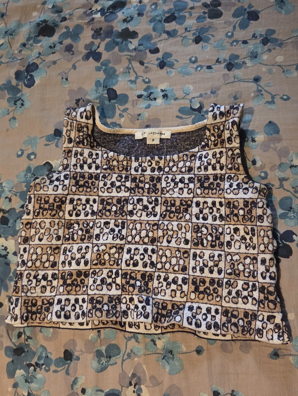 VINTAGE St. John Knit Geometric Animal Block Print Sleeveless Shell Tank